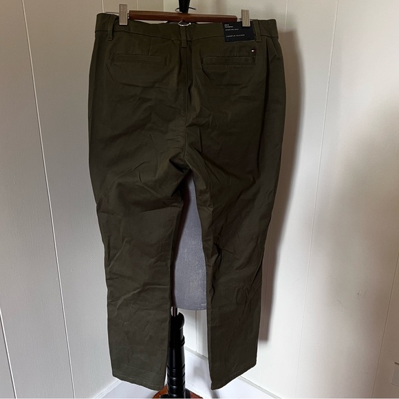 NWT Tommy Hilfiger Hampton Chino Pants, Olive Green, Size 6 - Picture 7 of 8